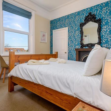 Hillcrest Whitby Bed & Breakfast Ngoại thất bức ảnh
