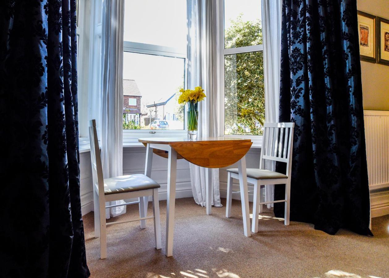 Hillcrest Whitby Bed & Breakfast Ngoại thất bức ảnh