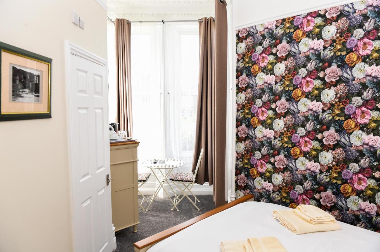 Hillcrest Whitby Bed & Breakfast Ngoại thất bức ảnh