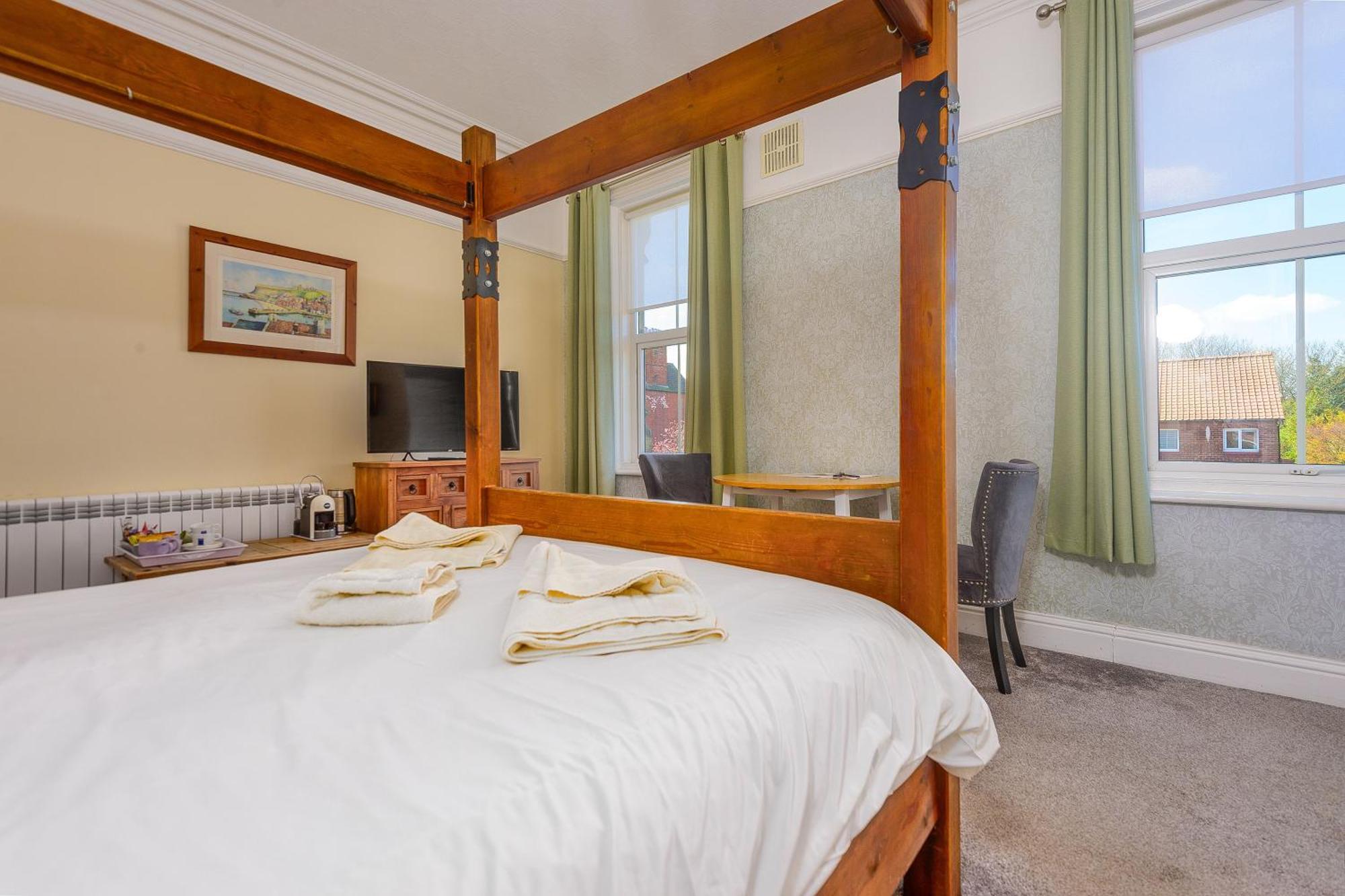 Hillcrest Whitby Bed & Breakfast Ngoại thất bức ảnh